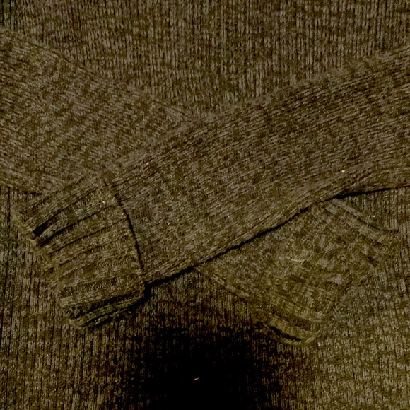 Sonoma Life Styles Navy Blue Turtleneck size small with indented grooves. - Picture 7 of 8